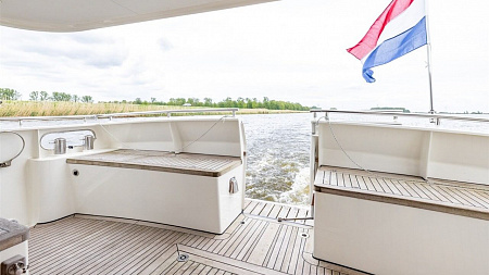 Яхта Privateer Trawler 50